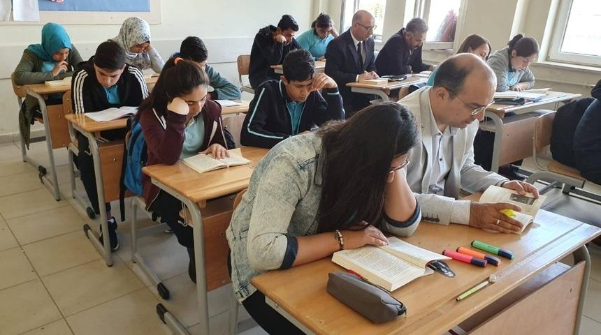 7&rsquo;den 70&rsquo;e Elbeyli Okuyor Projesi devam ediyor