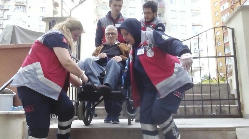 Engelli ve yatalak hastaların sağlık kurumlarına erişim hizmeti