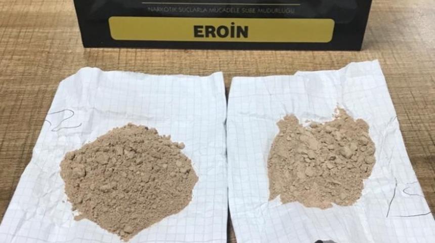 Ara&ccedil;ta eroin maddesi ele ge&ccedil;irildi