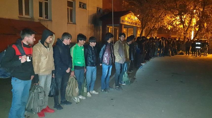 Ağrı&rsquo;da 10 g&uuml;nde 1097 g&ouml;&ccedil;men yakalandı