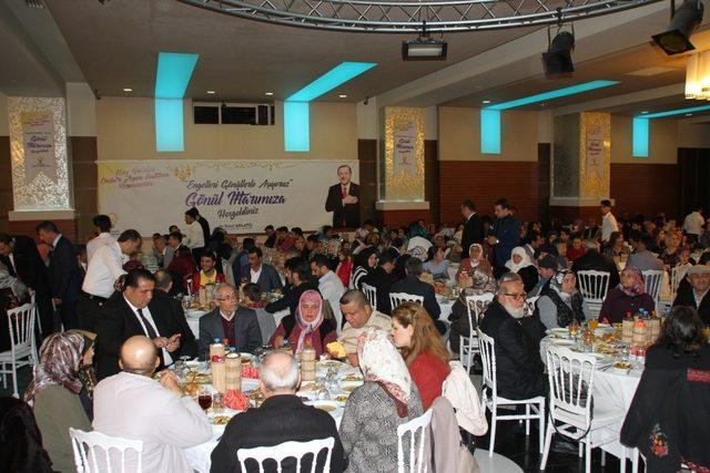 AK Parti’de STK ve şehit aileleriyle gönül iftarında buluştu