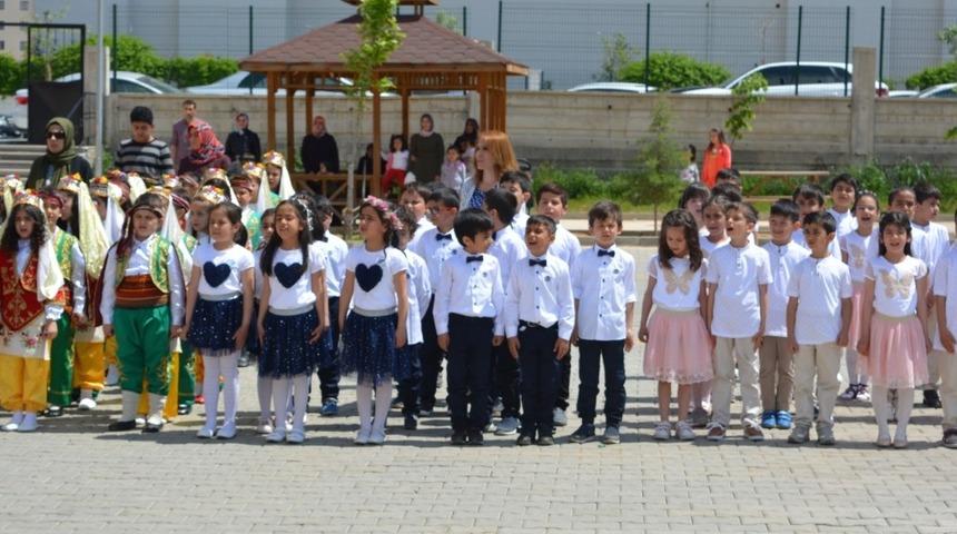 Minik &ouml;ğrencilerin okuma-yazma heyecanı