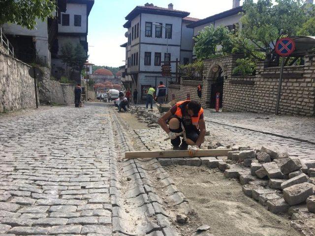 Tarihi çarşı asmazlar caddesinde çalışmalar sürüyor