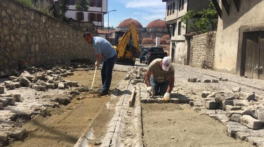 Tarihi çarşı asmazlar caddesinde çalışmalar sürüyor