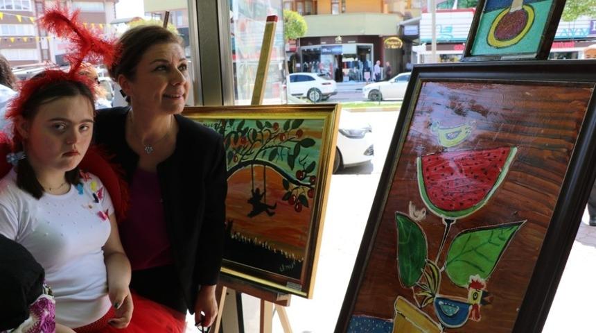 Özel çocukların ‘Özel Eller Sergisi’ büyük beğeni topladı