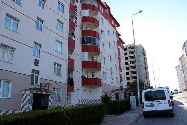 Kayseri’de aranan şahıs polisi karşısında görünce 5. kattan atladı