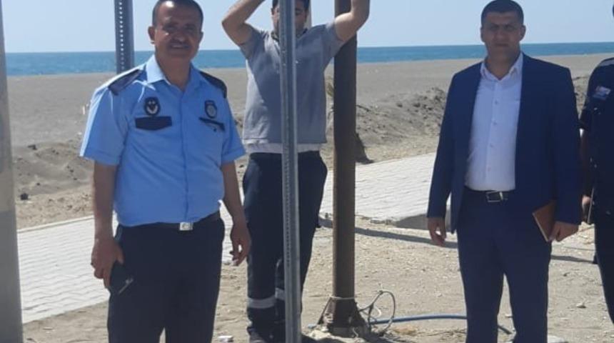 Samandağ sahiline uyarıcı levhalar yerleştirildi
