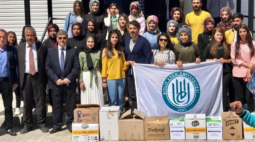 Adilcevaz MYO &ouml;ğrencilerinden kitap toplama kampanyası