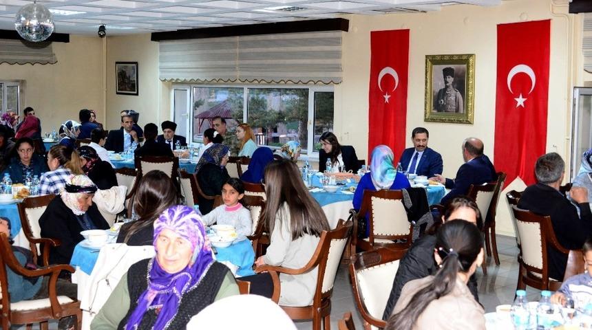 Vali Masatlı Şehit Aileleri ile İftar Programına katıldı