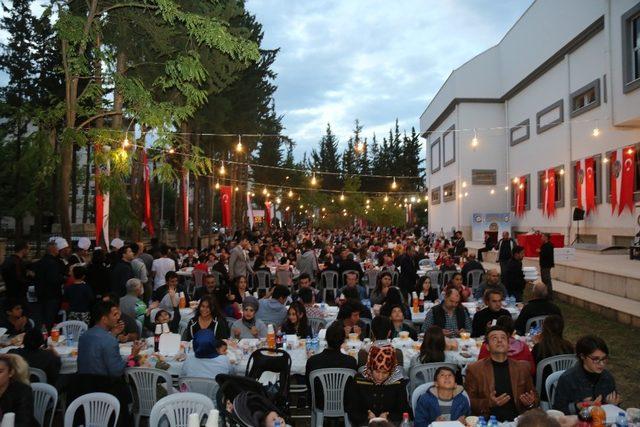 Antalya Emniyet personeli ve aileleri iftar yemeğinde bir araya geldi