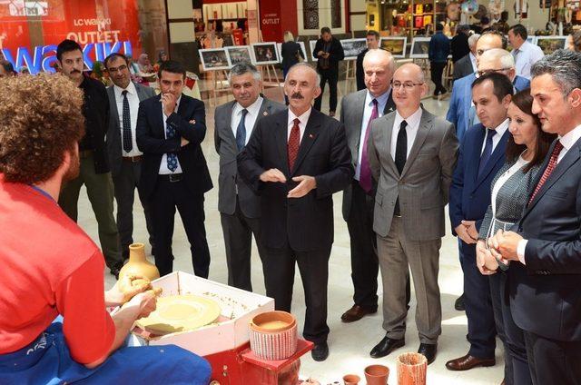 Bozüyük’te ’Tarım ve İnsan’ konulu fotoğraf sergisi