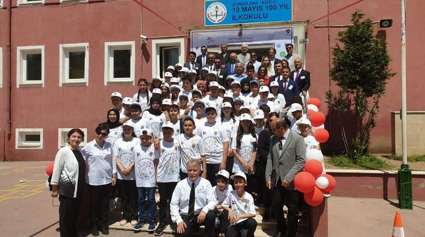 Kozlu 19 Mayıs 100. Yıl Ortaokulu T&Uuml;BİTAK 4006 Bilim Fuarı ilgi g&ouml;rd&uuml;