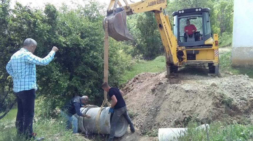 Alaşehir&rsquo;de Bah&ccedil;eli Mahalle yolları g&uuml;venli hale geldi