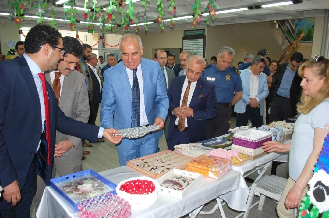 Özel öğrencilerden özel sergi
