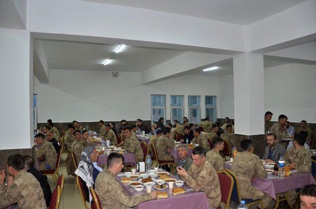 Beytüşşebap protokolü, Mehmetçik ile iftarda buluştu