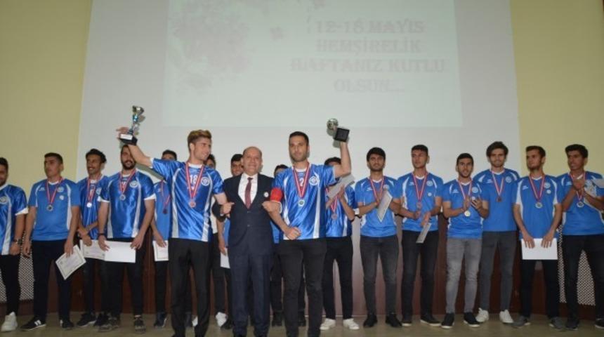 Binali Yıldırım &Uuml;niversitesi&rsquo;nde Hemşirelik haftası kutlandı