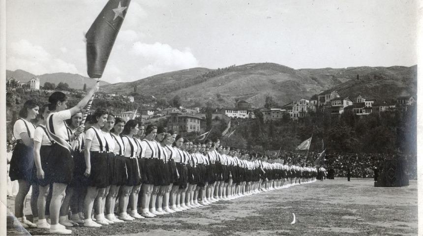 Milli M&uuml;cadelenin 100. yılında anlamlı sergi