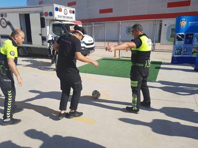 Antalya’da Karayolu Trafik Haftası dolu dolu kutlandı