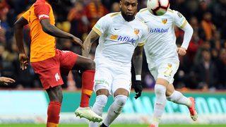 Jean-Armel Kana Biyik Kayserispor'da kalıp kalmayacağına henüz karar vermedi
