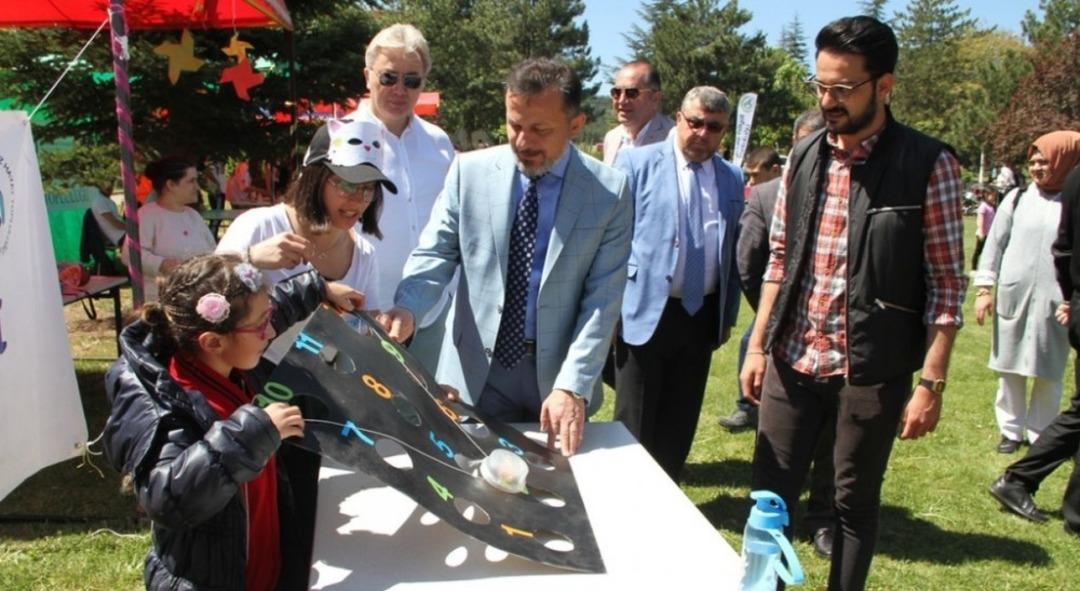 DP&Uuml;&rsquo;de Engelsiz Bahar Şenliği