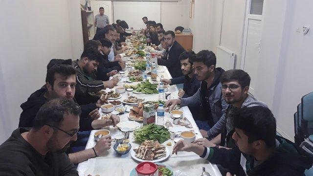 Şaphane Müftülüğü’nden üniversite öğrencilerine iftar