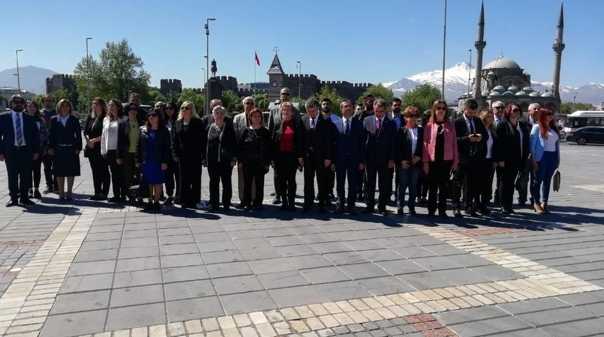 Kayseri Eczacılar Odası Genel Sekreteri Uğur Nuri Akın: &ldquo;İnternetten pek &ccedil;ok şey alabilirsiniz ama anne ve bebek &uuml;r&uuml;nleri almayın&rdquo;