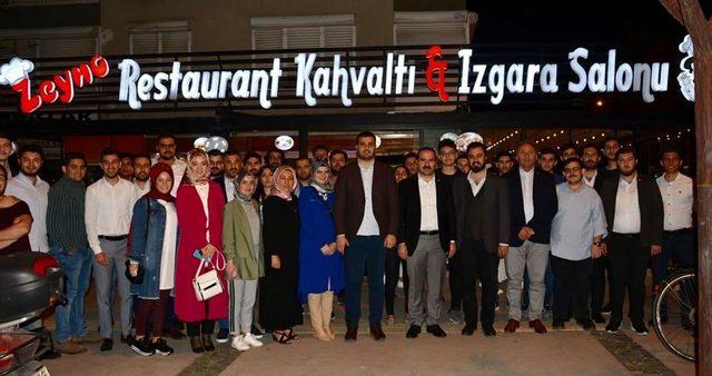 AK Partili Kırkpınar, gençlerle iftar yaptı