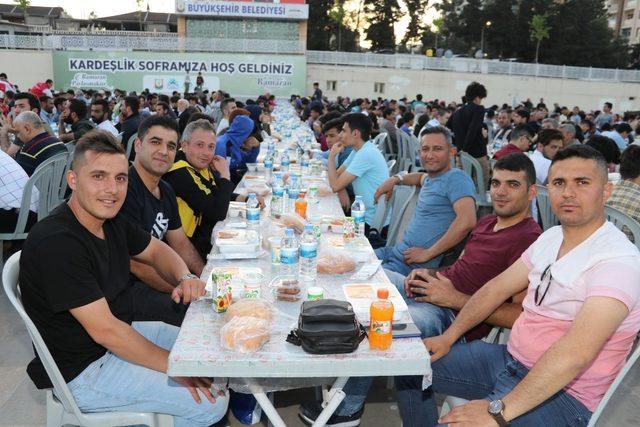 Baydilli kardeşlik sofrasında vatandaşlarla iftar açtı