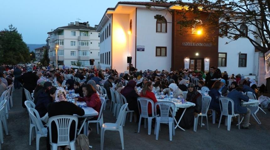 Geleneksel mahalle iftarı Cemal Caymaz Mahallesinde başladı