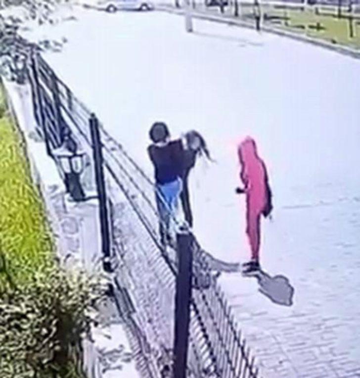 Diyarbakır'da kızlar tekme tokat kavga etti! O anlar böyle görüntülendi G5