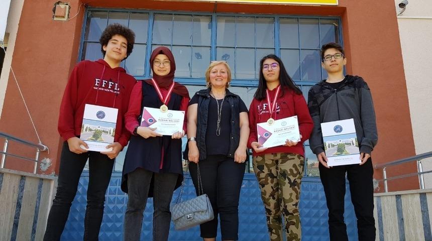 Eskişehir Fatih Fen Lises ekibi Antalya’dan madalyalarla döndü