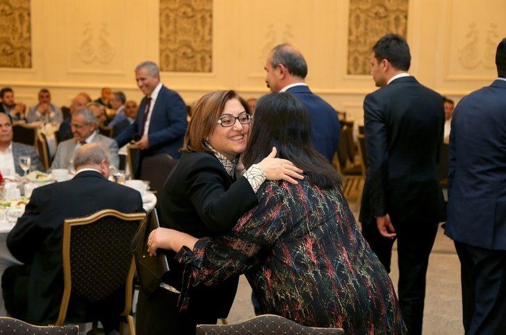 Meclis üyelerine teşekkür plaketi G2