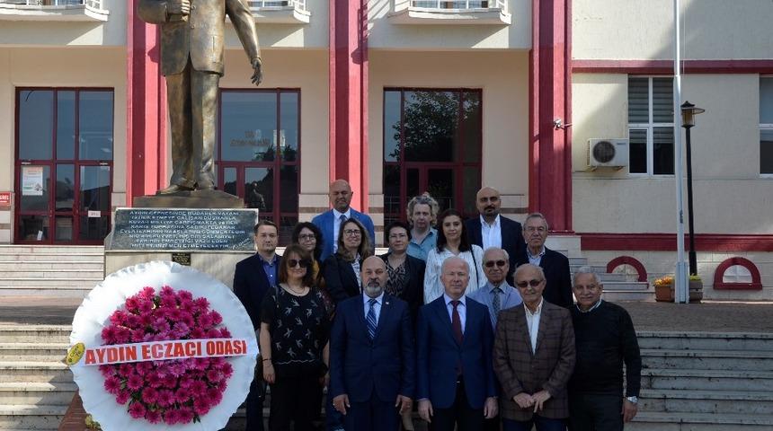 Eczacılar g&uuml;nlerinde sekt&ouml;r&uuml;n sorunlarını konuştu