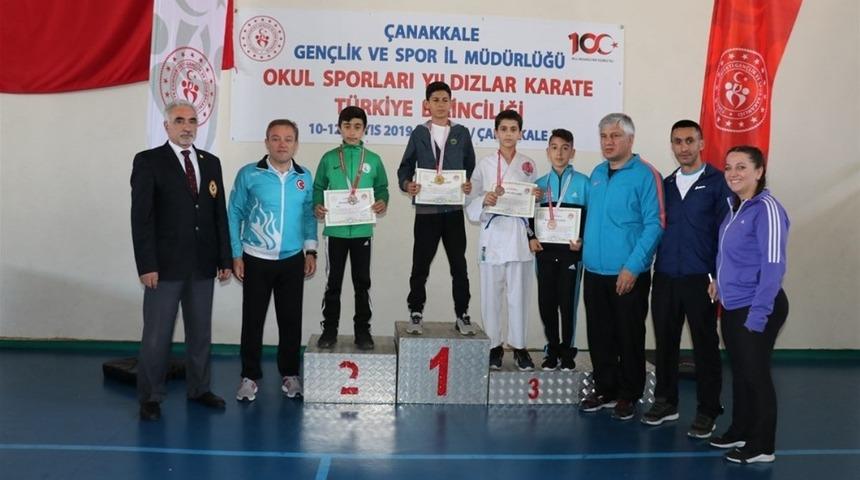 Malatyalı karateciler T&uuml;rkiye &uuml;&ccedil;&uuml;nc&uuml;s&uuml; oldu