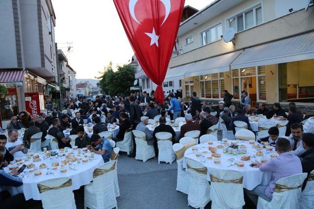 Başkan Alemdar esnaf iftarına katıldı