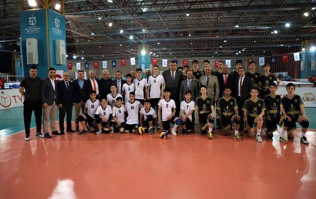 Voleybol Midiler Türkiye Şampiyonası Kocaeli’de başladı