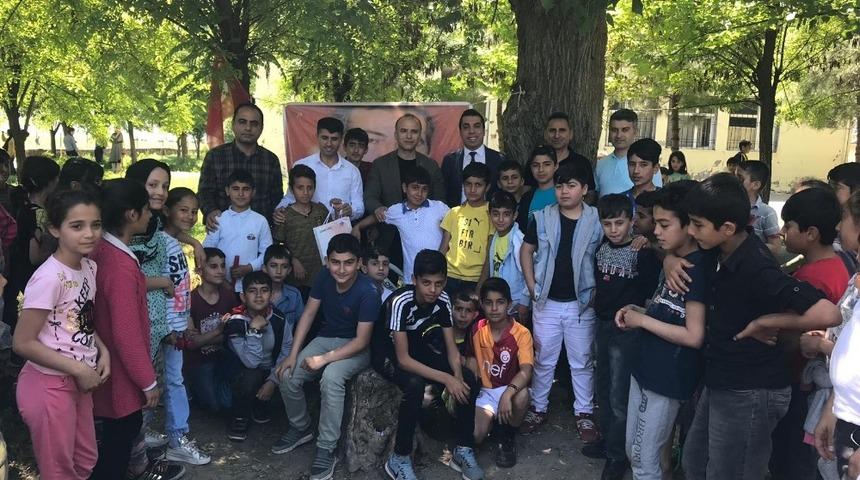 Şehit edilen okul m&uuml;d&uuml;r&uuml; adına satran&ccedil; turnuvası d&uuml;zenlendi