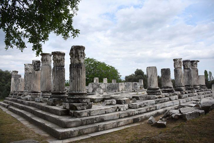 Lagina'nın sütunları ayağa kaldırılıyor  G5