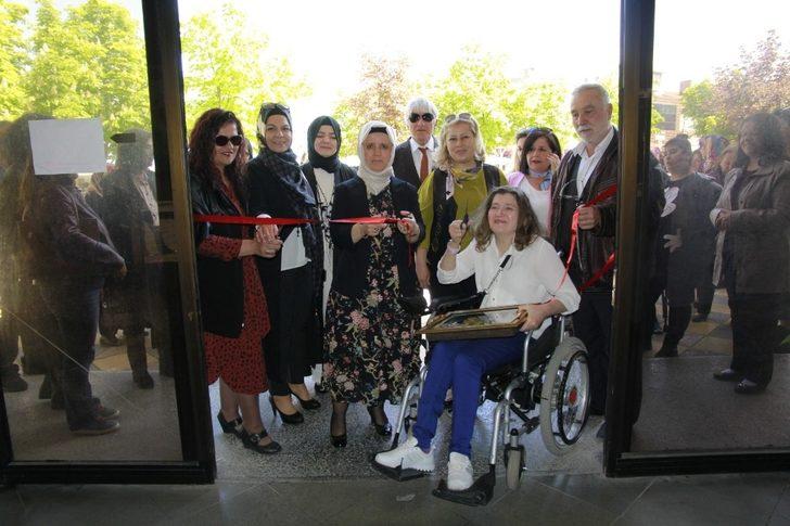 Engelliler için  ‘El Sanatları ve Resim Sergisi’ G2