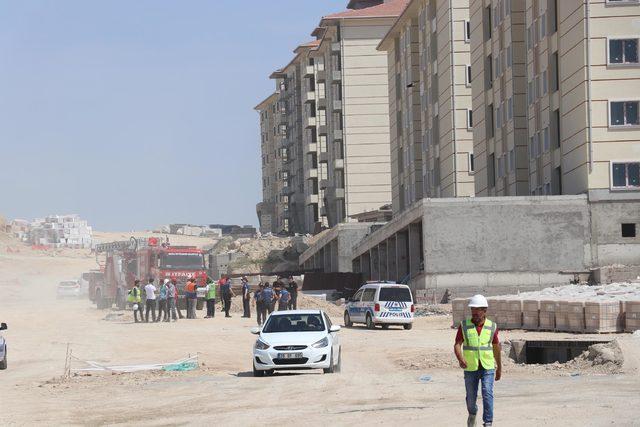 İş makinesi doğal gaz borusunu kırdı, yayılan koku korkuttu