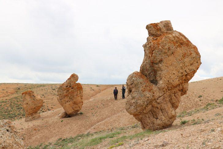 Sivas'ın esrarengiz kayaları hayrete düşürüyor G5