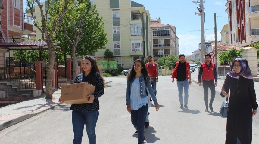 Karaman&rsquo;da KYK&rsquo;lı gen&ccedil;lerden anlamlı yardım
