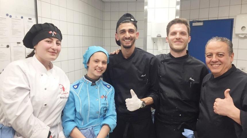 Farklı k&uuml;lt&uuml;rleri ve mutfakları tanıdılar