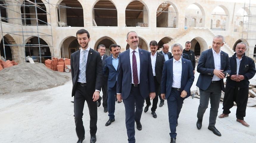 Bakan G&uuml;l, Mecidiye Han&rsquo;ı inceledi