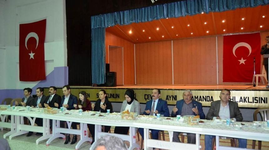 Refahiye Muhtarlar Derneğince iftar yemeği d&uuml;zenlendi