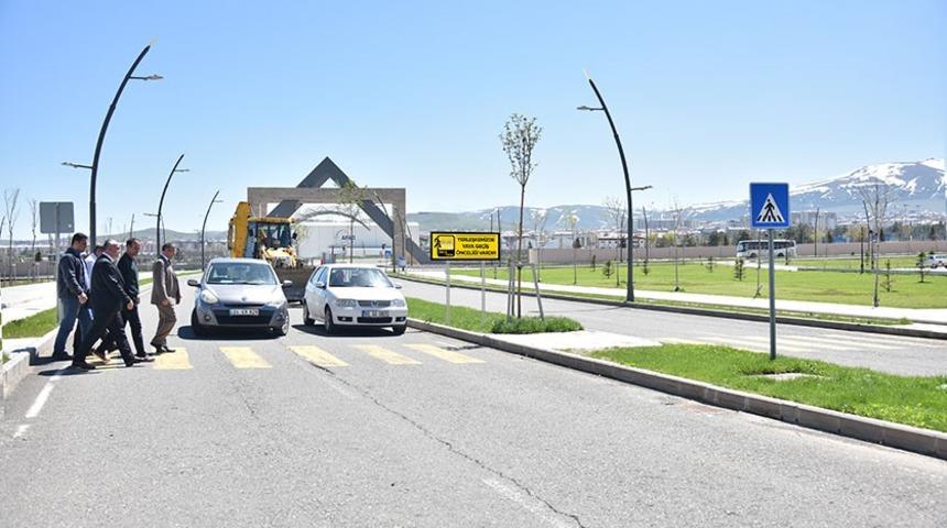 ET&Uuml; kamp&uuml;s&uuml; yayalar i&ccedil;in artık daha g&uuml;venli