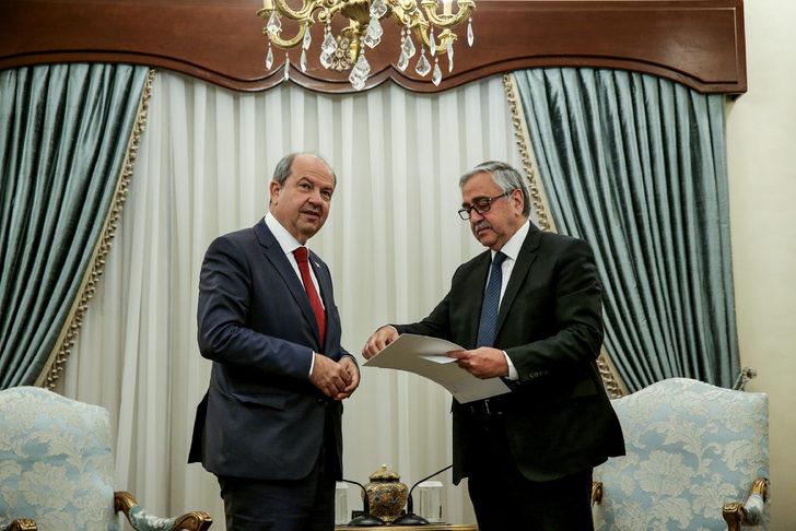 KKTC Cumhurbaşkanı Akıncı, hükümet kurma görevini Ersin Tatar'a verdi (2)