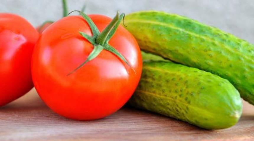 &Ccedil;ok Şaşıracaksınız!: Salatalık ve Domatesi Asla Aynı Salatada Yememelisiniz!