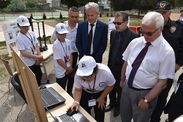 Susurluk’ta TÜBİTAK Bilim Fuarı açıldı