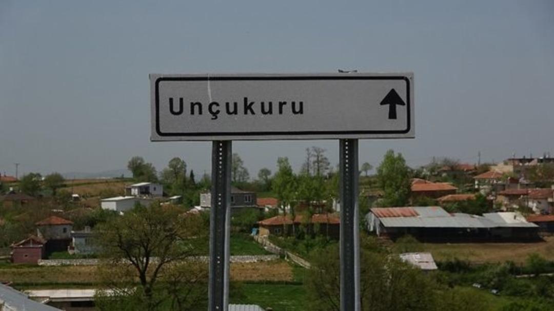 Bu k&ouml;ye gelip manzarasını g&ouml;renler hayran kalıyor 